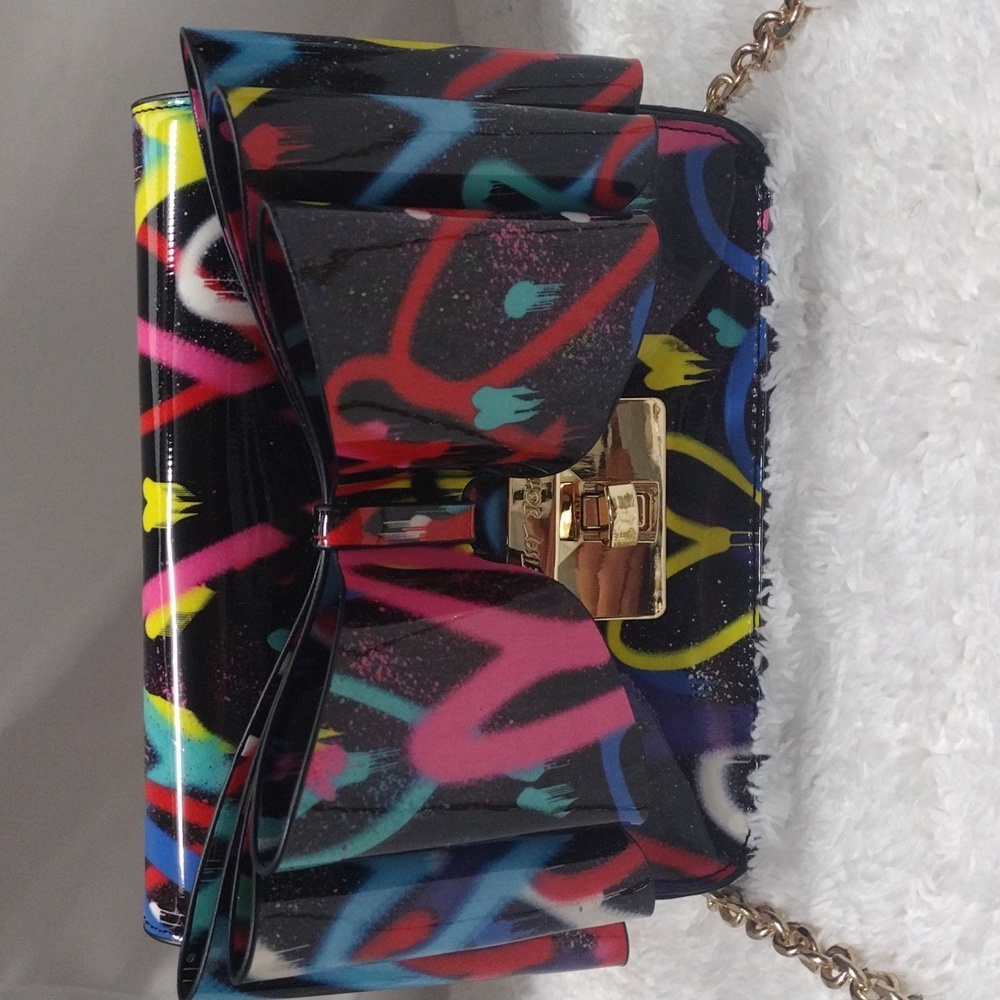 Betsey Johnson Graffiti Hearts Small Bow Flap Crossbody Purse - Picture 2 of 16